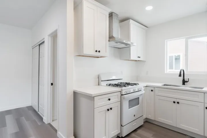 Studio unit - kitchen