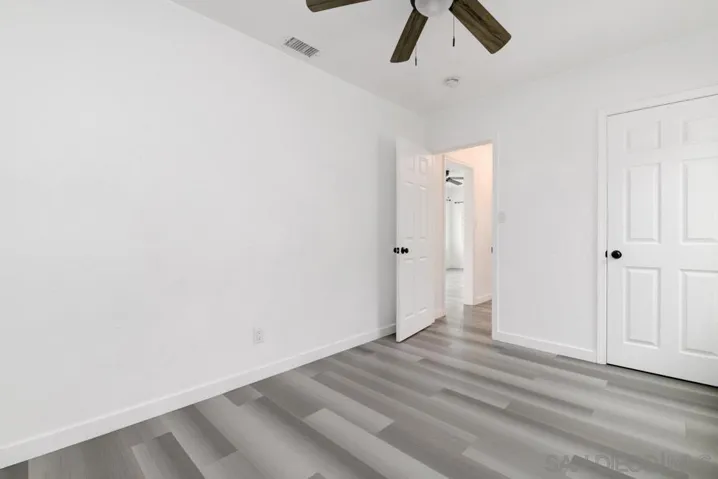 Front unit - bedroom