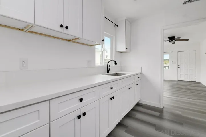 Front unit - kitchen