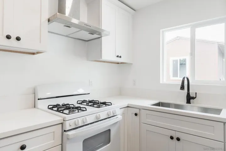 Studio unit - kitchen