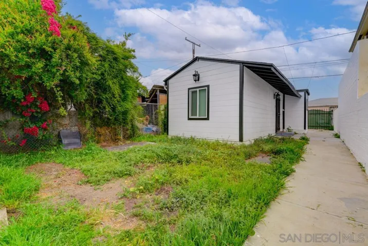 Yard space beside 1 Bedroom unit