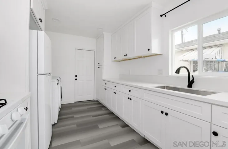Front unit - kitchen