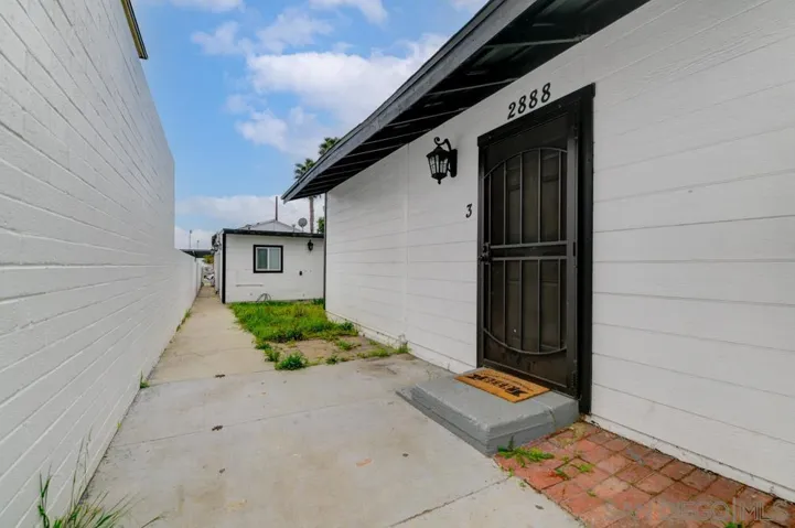 1 bedroom unit is a stand alone structure with no shared walls