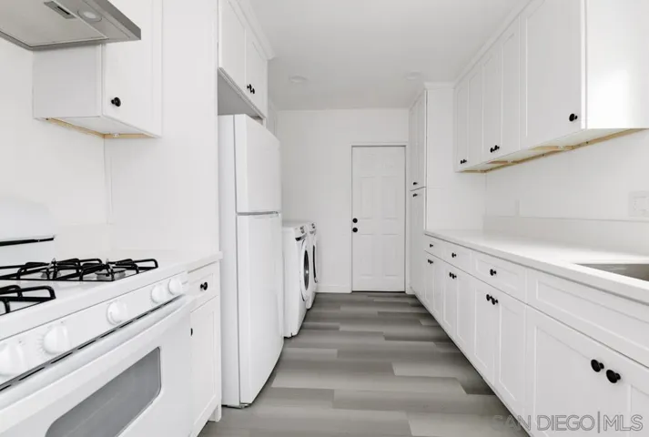 Front unit - kitchen