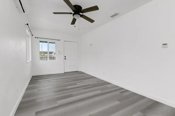 Front unit - bedroom