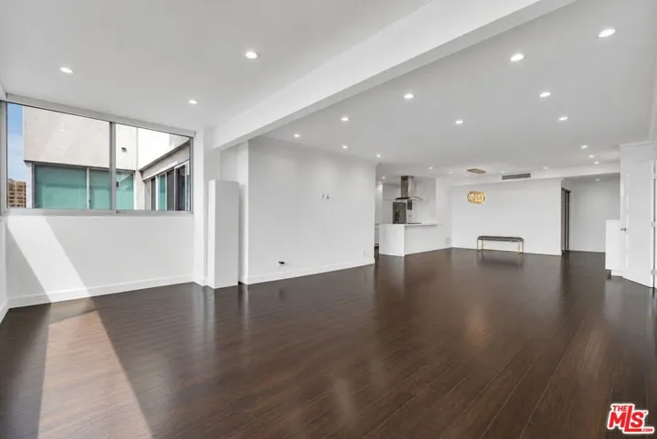 865 Comstock Avenue 16c, Los Angeles, California 90024