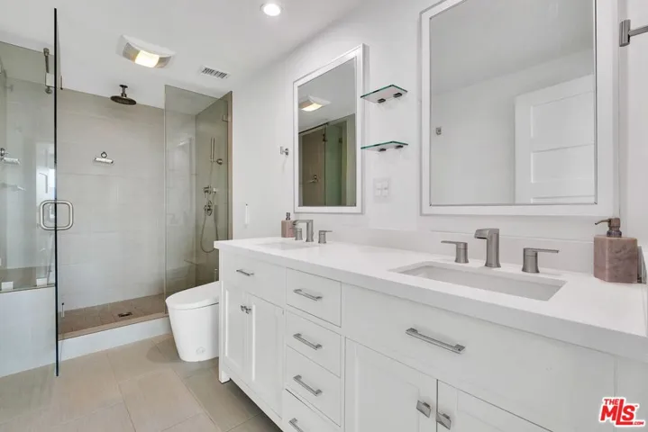 865 Comstock Avenue 16c, Los Angeles, California 90024