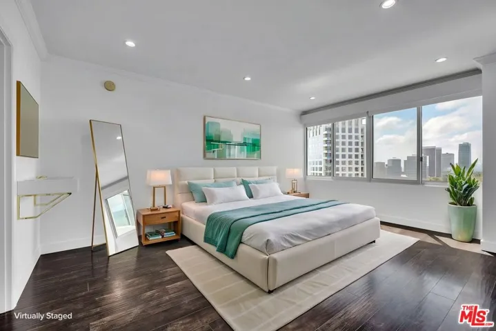 865 Comstock Avenue 16c, Los Angeles, California 90024