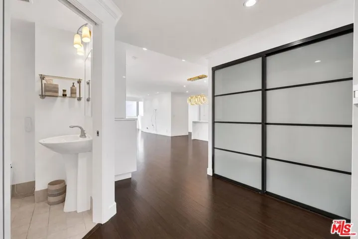 865 Comstock Avenue 16c, Los Angeles, California 90024