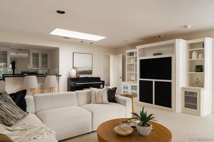 15943 Ranch Hollow Rd, Poway, California 92064
