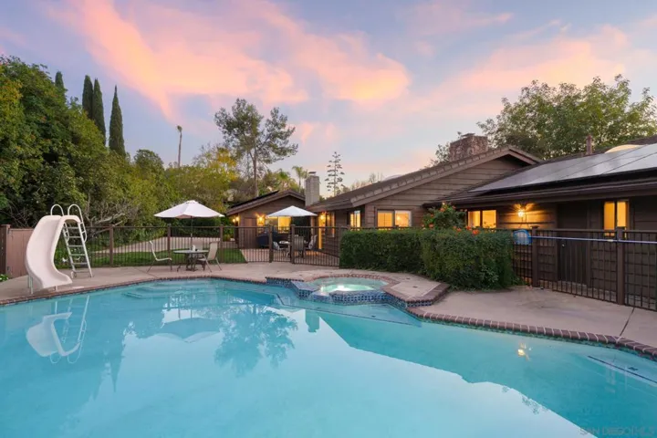 15943 Ranch Hollow Rd, Poway, California 92064