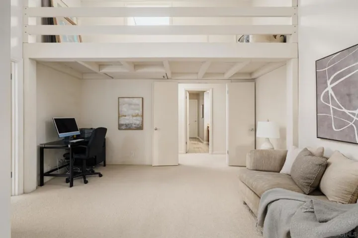 15943 Ranch Hollow Rd, Poway, California 92064