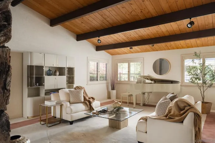 15943 Ranch Hollow Rd, Poway, California 92064