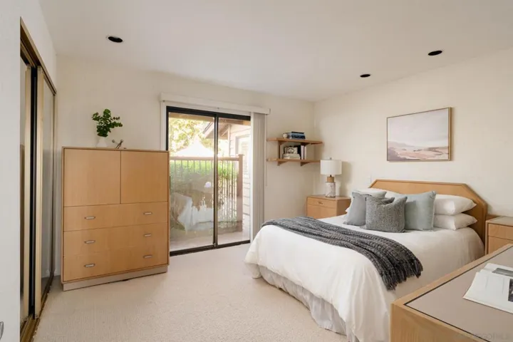 15943 Ranch Hollow Rd, Poway, California 92064
