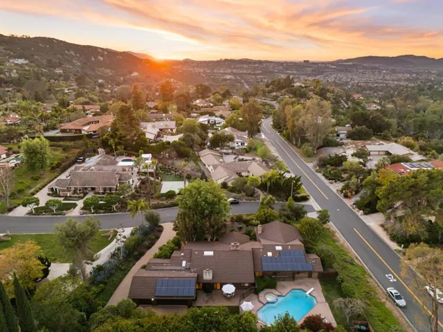 15943 Ranch Hollow Rd, Poway, California 92064