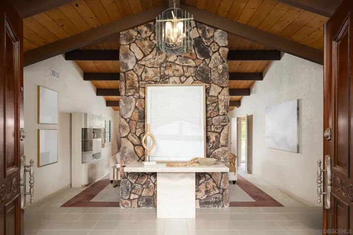 15943 Ranch Hollow Rd, Poway, California 92064