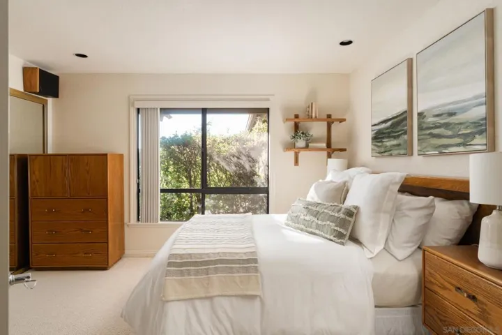 15943 Ranch Hollow Rd, Poway, California 92064
