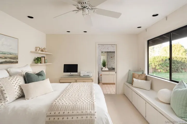 15943 Ranch Hollow Rd, Poway, California 92064