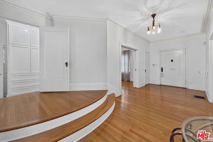 2215 W 21st Street, Los Angeles, California 90018