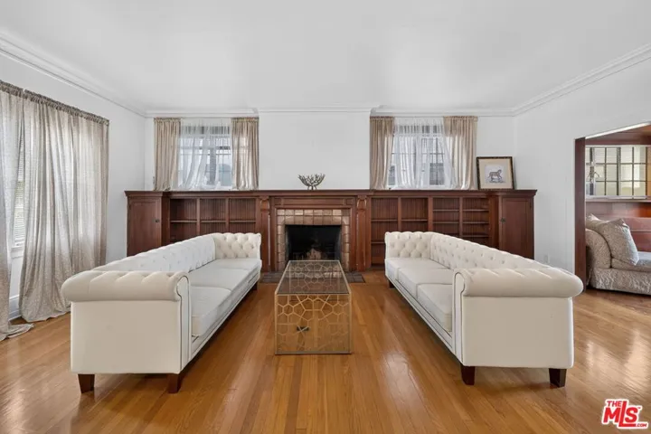 2215 W 21st Street, Los Angeles, California 90018