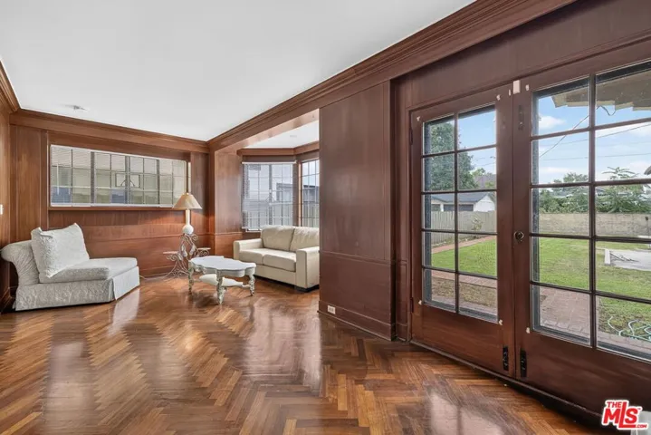 2215 W 21st Street, Los Angeles, California 90018