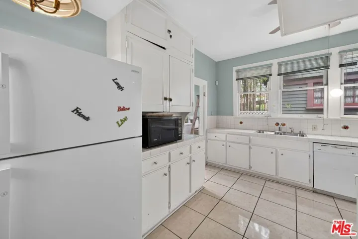 2215 W 21st Street, Los Angeles, California 90018
