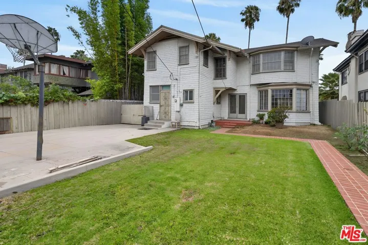 2215 W 21st Street, Los Angeles, California 90018