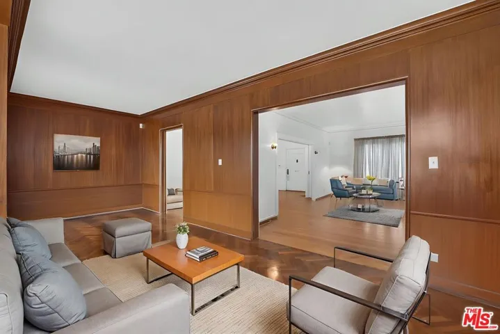 2215 W 21st Street, Los Angeles, California 90018