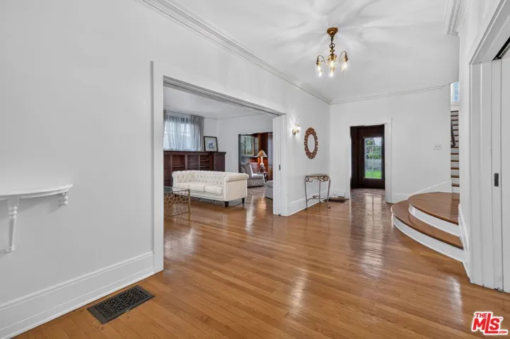 2215 W 21st Street, Los Angeles, California 90018