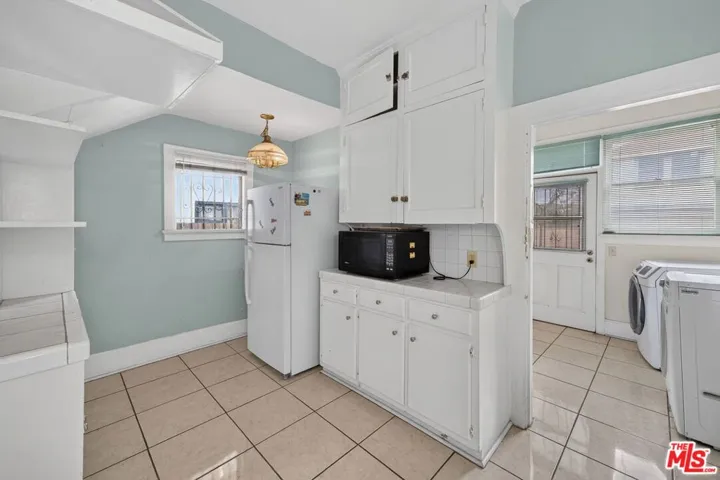 2215 W 21st Street, Los Angeles, California 90018