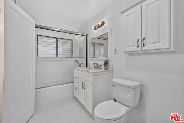 2215 W 21st Street, Los Angeles, California 90018