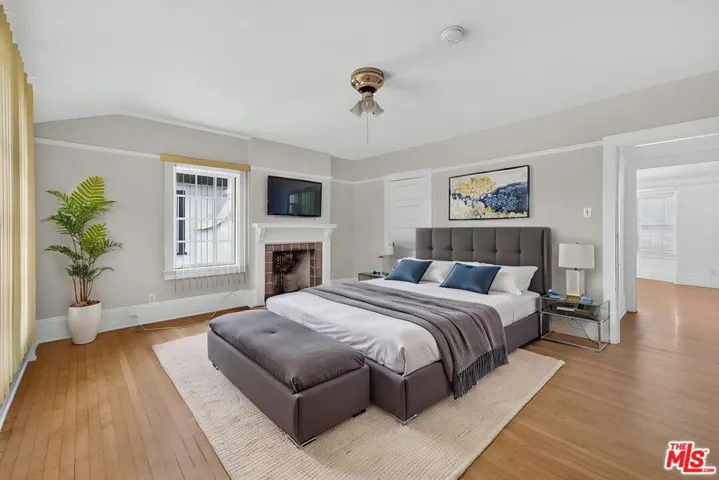 2215 W 21st Street, Los Angeles, California 90018