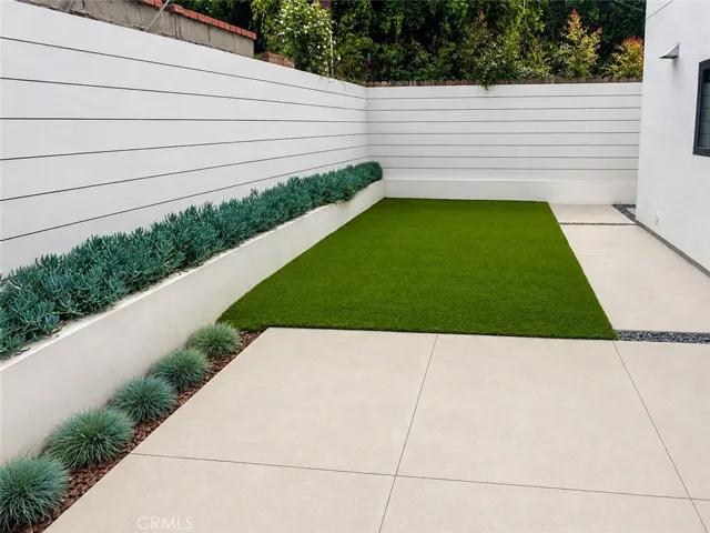 12816 Bloomfield Street, Studio City, California 91604