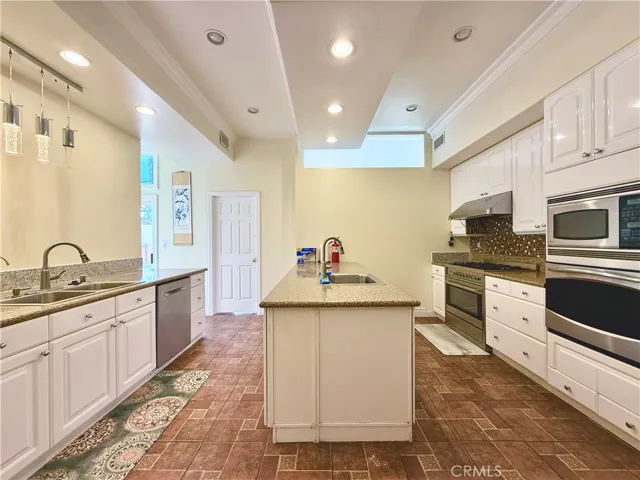 20128 Candleflame Court, Walnut, California 91789