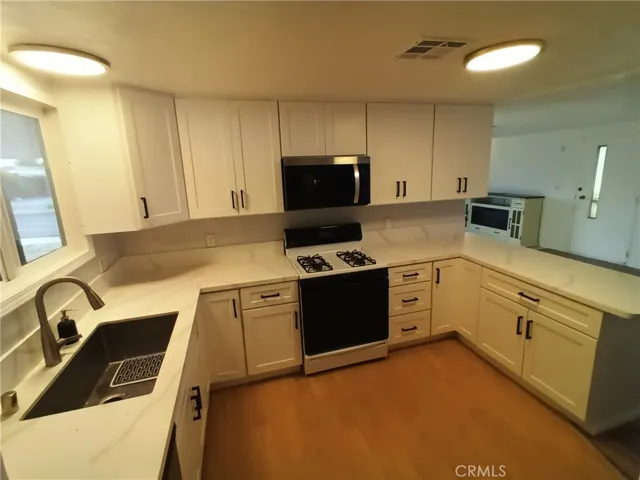 NEW KITCHEN WITH MARBLE AND STAINLESS