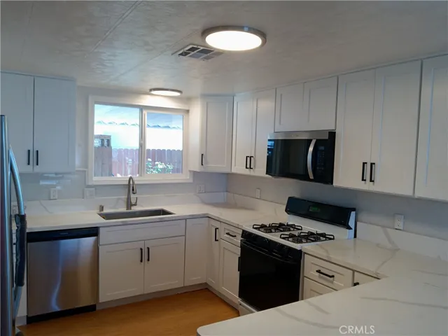 822 S Palm Avenue, Hemet, California 92543
