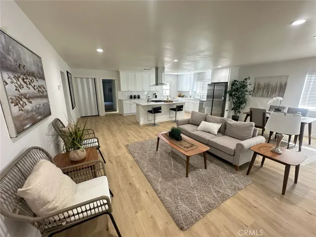 5344 Adenmoor, Lakewood, California 90713