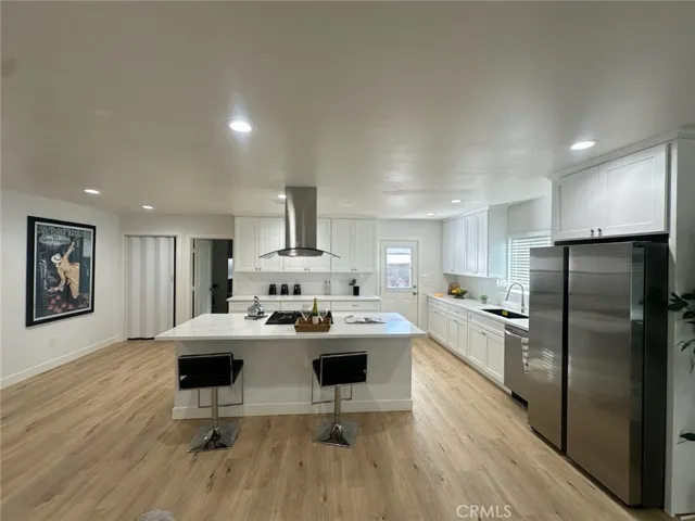 5344 Adenmoor, Lakewood, California 90713