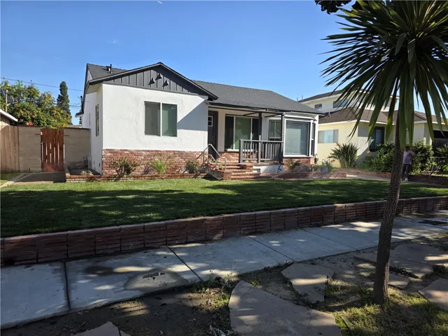 5344 Adenmoor, Lakewood, California 90713