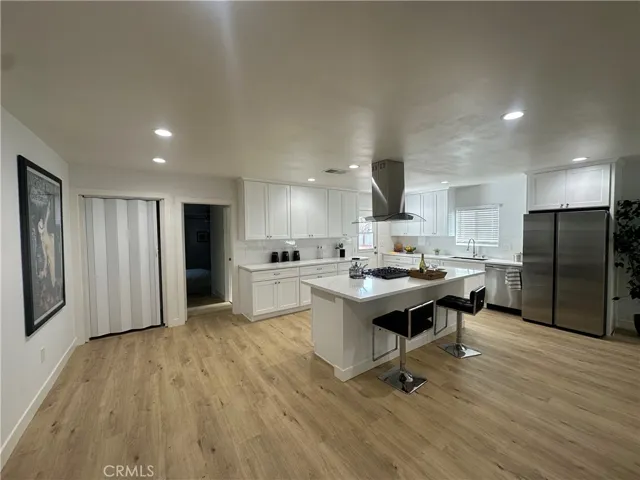 5344 Adenmoor, Lakewood, California 90713