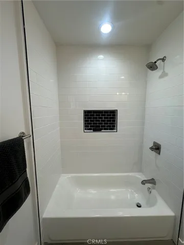 5344 Adenmoor, Lakewood, California 90713