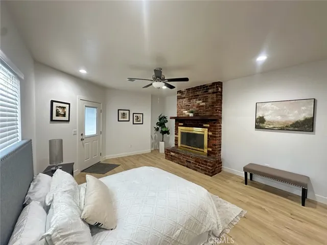 5344 Adenmoor, Lakewood, California 90713