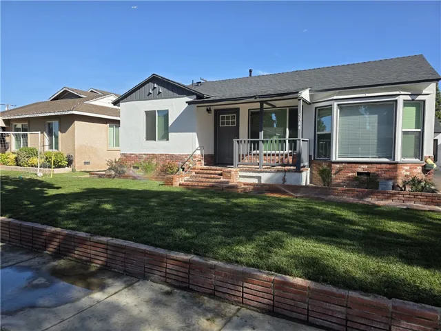 5344 Adenmoor, Lakewood, California 90713