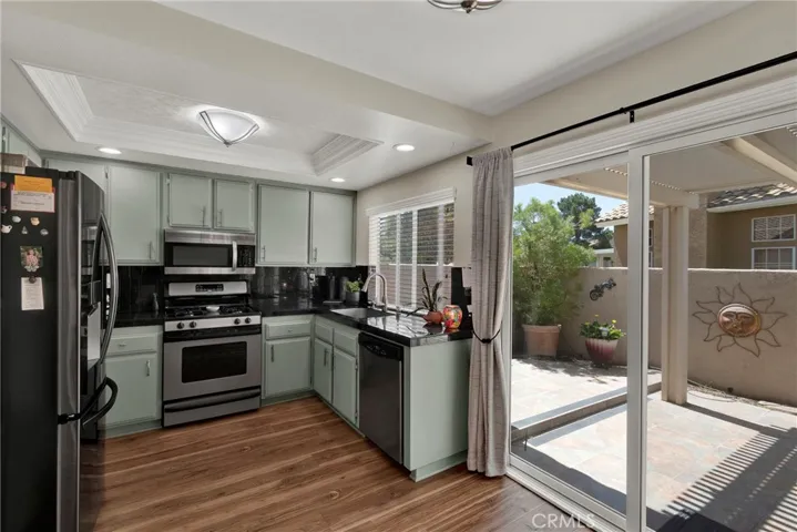 Lovely Refurbished Kitchen - New Sliding Doors to Private Patio