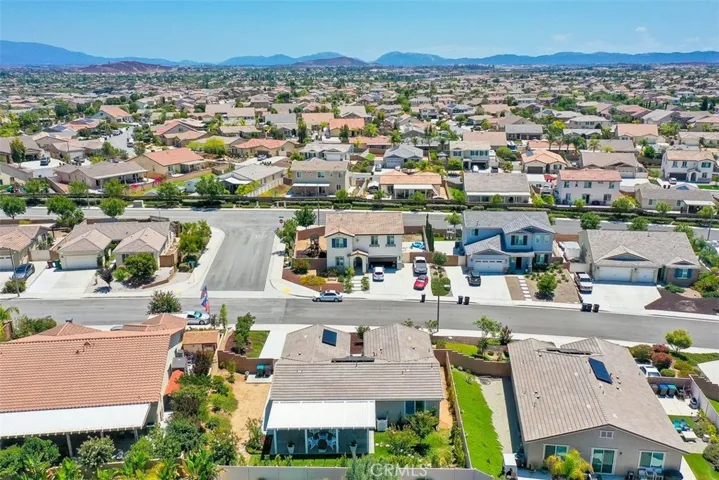 31454 Darlington Oak Drive, Winchester, California 92596