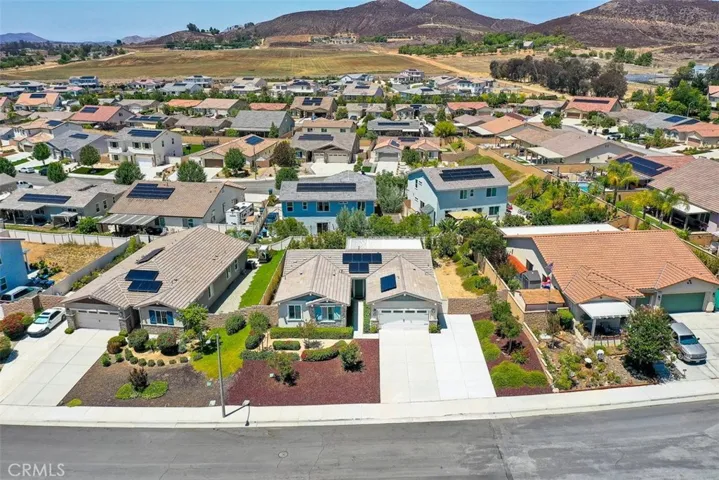 31454 Darlington Oak Drive, Winchester, California 92596