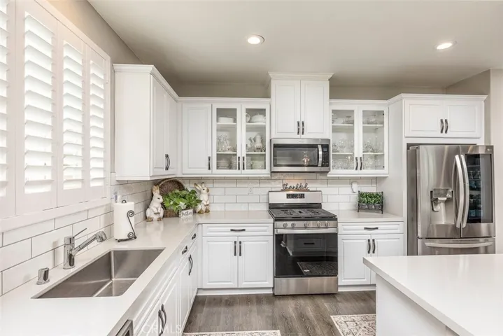 31454 Darlington Oak Drive, Winchester, California 92596