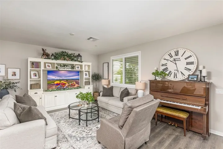 31454 Darlington Oak Drive, Winchester, California 92596