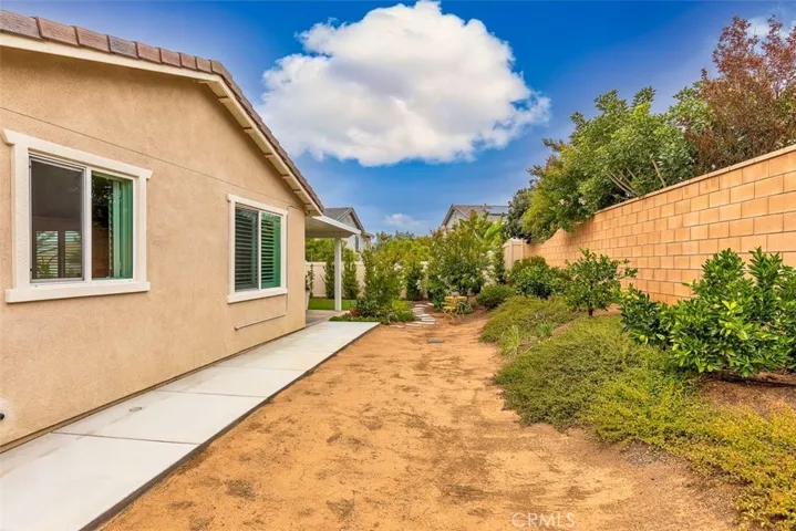 31454 Darlington Oak Drive, Winchester, California 92596