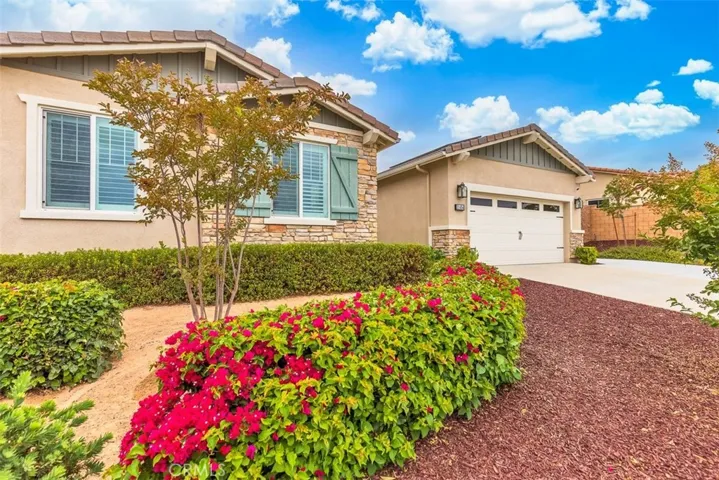 31454 Darlington Oak Drive, Winchester, California 92596